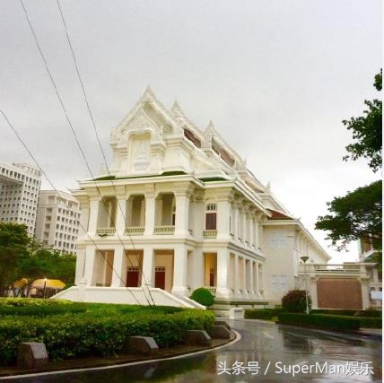 泰国公认的十大学霸明星，个个高颜值高学历，你的男神女神上榜了吗