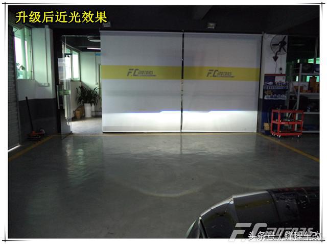 大众迈腾升级海拉五透镜清晰明亮而不刺眼，让爱车更显档次！