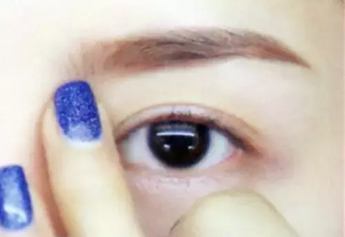 摸良心说，2017最in眉形适合所有人，敲瘦脸哇~