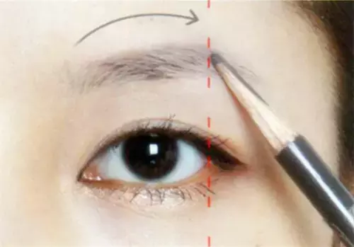 摸良心说，2017最in眉形适合所有人，敲瘦脸哇~