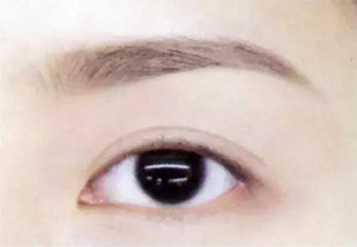 摸良心说，2017最in眉形适合所有人，敲瘦脸哇~