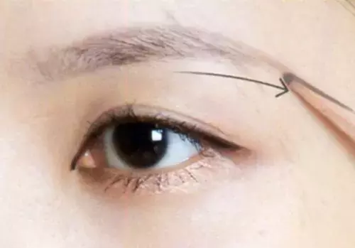 摸良心说，2017最in眉形适合所有人，敲瘦脸哇~