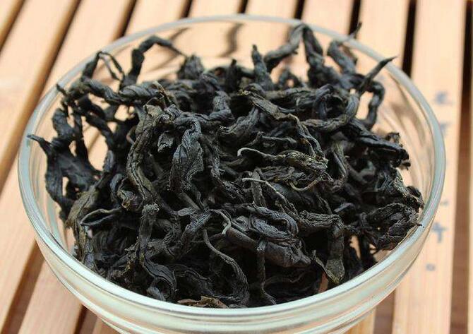 杜仲茶的功效与作用，杜仲茶每天喝多少合适？