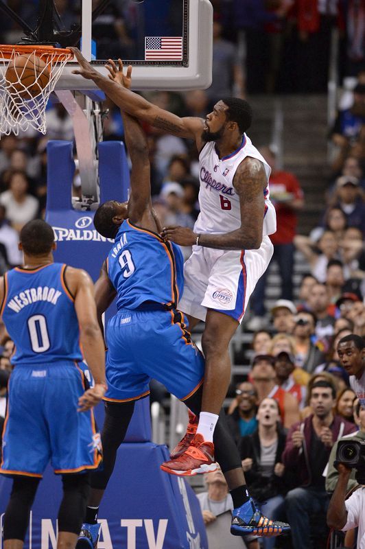 nba隔扣球员有哪些(不隔着人都不好意思扣！NBA里的8大隔扣高手，科比垫底？)