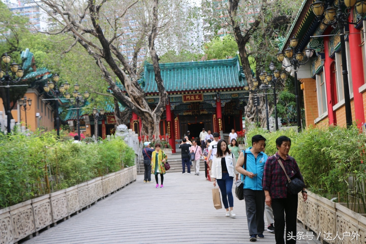 从东莞出发 去香港香火最旺盛的“黄大仙祠”祈福游
