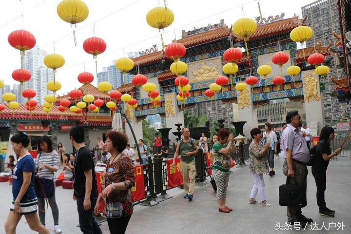 从东莞出发 去香港香火最旺盛的“黄大仙祠”祈福游