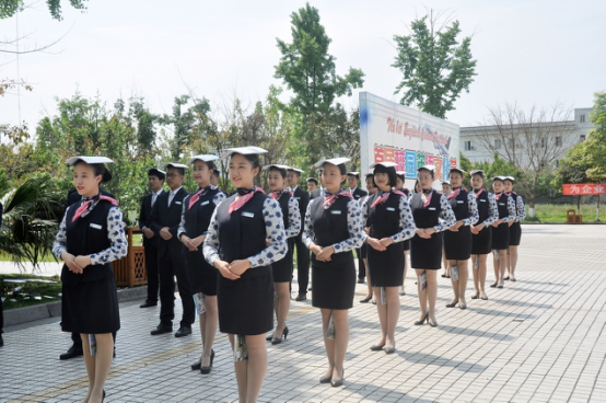 成都市特色职业院校系列报道（三）——郫都区友爱职校民航地勤与空中乘务班