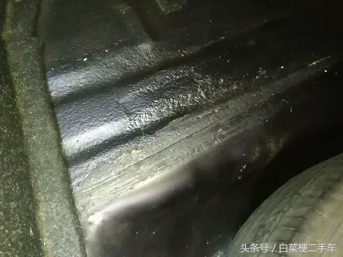 一台07年事故+泡水的天籁，车主要价5万，是在痴人说梦吗？