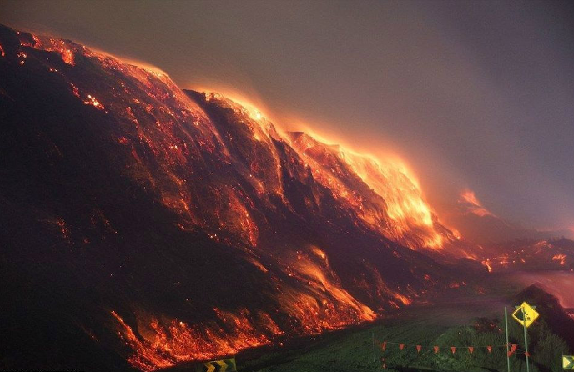 梦见大火烧山,则预示着你有可能会在跟水有关的地方遭遇事故,建议远离