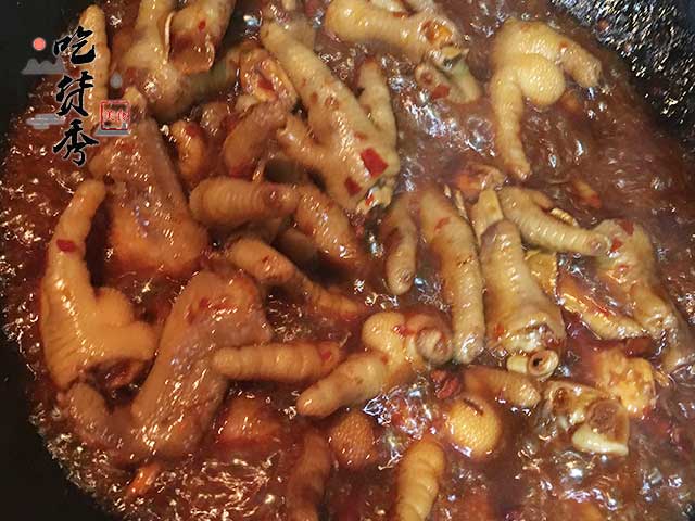 超级好吃的允指鸡爪做法！入口即化，回味无穷！手把手教你怎么做~