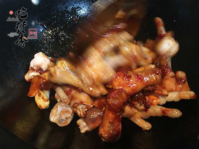 超级好吃的允指鸡爪做法！入口即化，回味无穷！手把手教你怎么做~