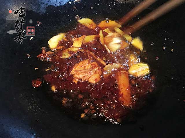 超级好吃的允指鸡爪做法！入口即化，回味无穷！手把手教你怎么做~