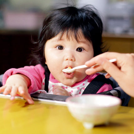 婴儿吃辅食顺序表（宝宝辅食添加的时间和顺序很重要）