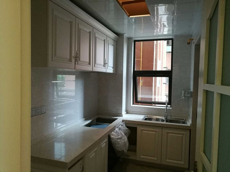 两个月硬装完工实景图，乌鲁木齐86平现代两居室，半包价格35200元