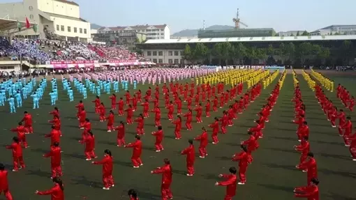 健身气功有450万练习者，在校学生达上百万，还征服了200万老外，中国哪所大学的“五禽戏”最厉害