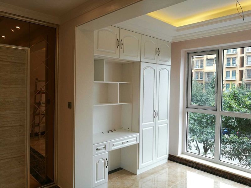 两个月硬装完工实景图，乌鲁木齐86平现代两居室，半包价格35200元