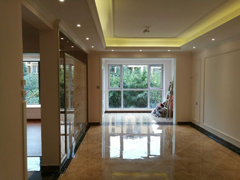 两个月硬装完工实景图，乌鲁木齐86平现代两居室，半包价格35200元