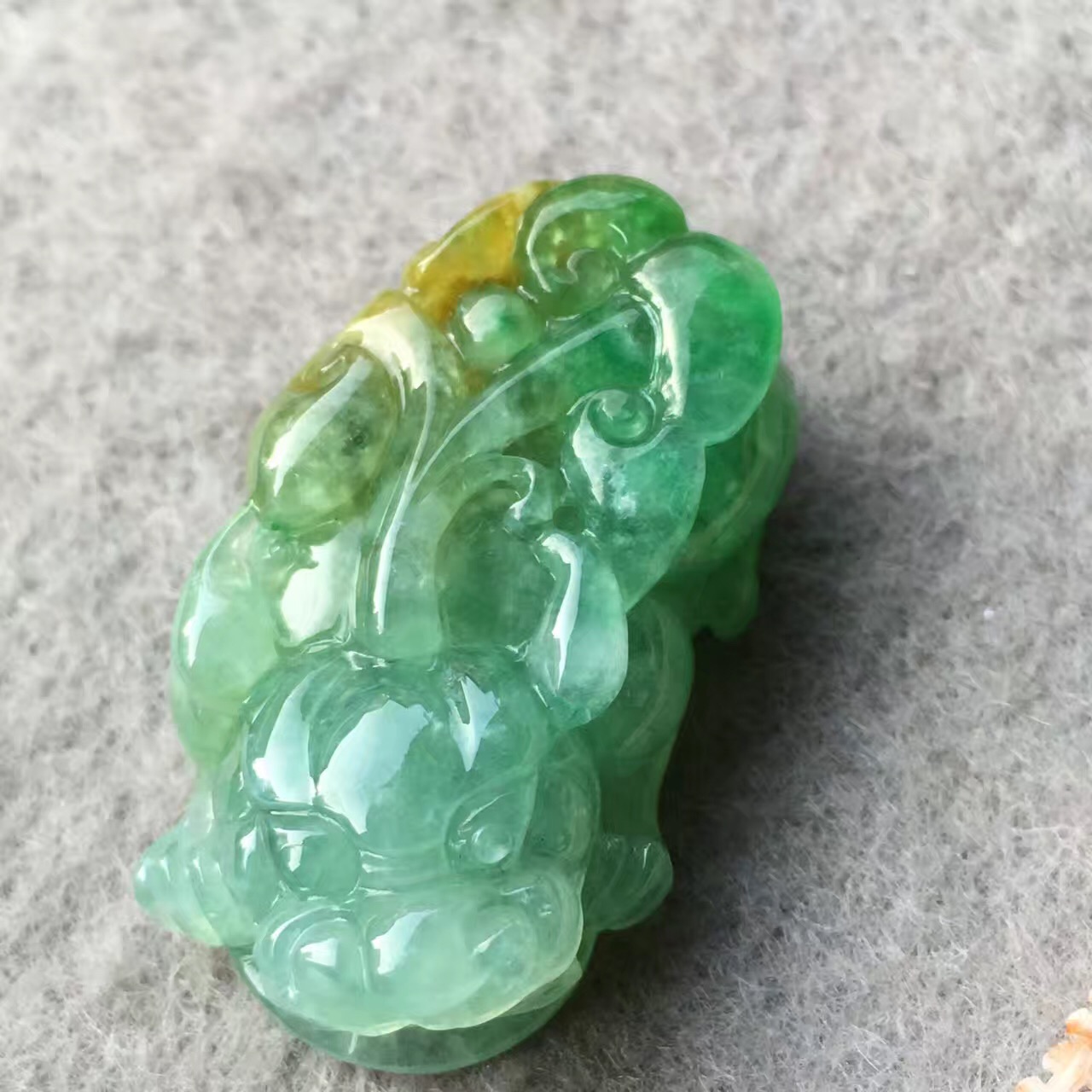 翡翠貔貅还有这种讲究:歪头貔貅招横财,正身貔貅守正财?