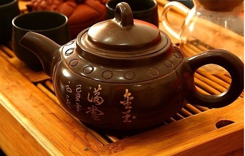 “传承与珍藏：细数身价过亿的紫砂壶大师”
