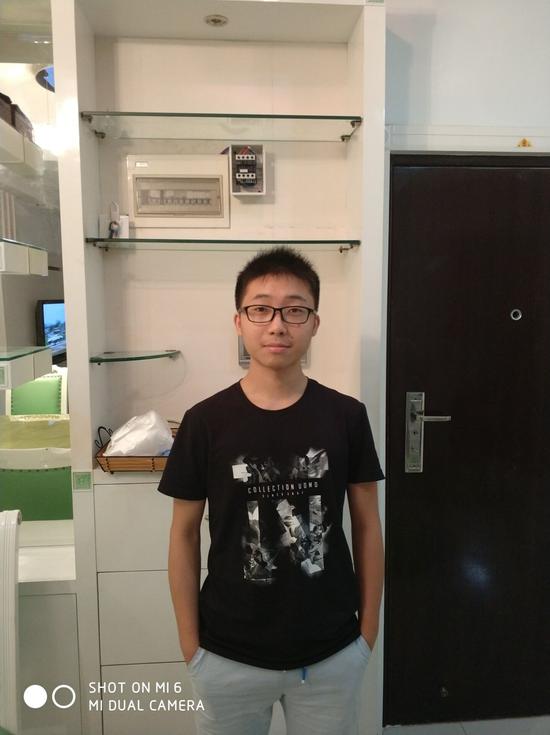 圆梦北大 棠中学子寄言母校 “任江湖路远 有海棠依旧”