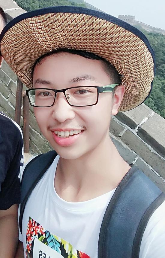 圆梦北大 棠中学子寄言母校 “任江湖路远 有海棠依旧”