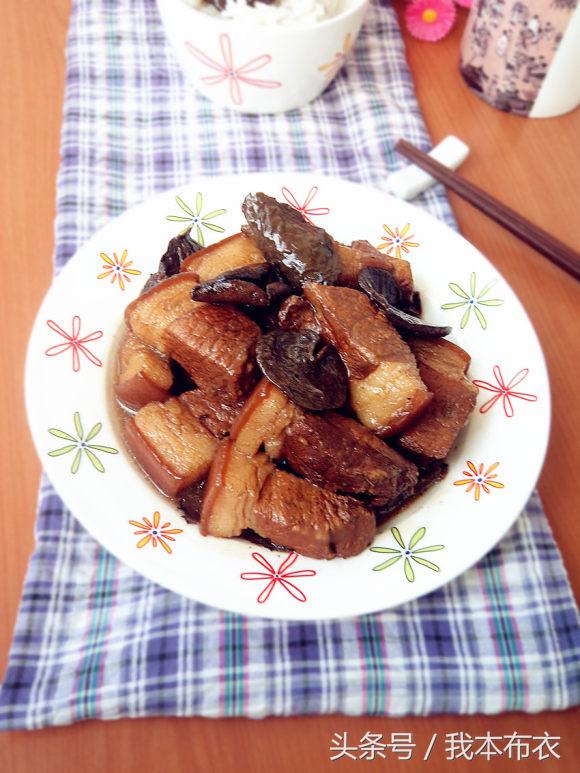 榛蘑炖肉的做法(香浓榛蘑，肉质鲜美炖制技巧)