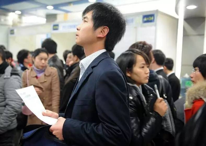今天起，本科以上学历可落户成都了！你最关心的成都户籍细则都在这里！