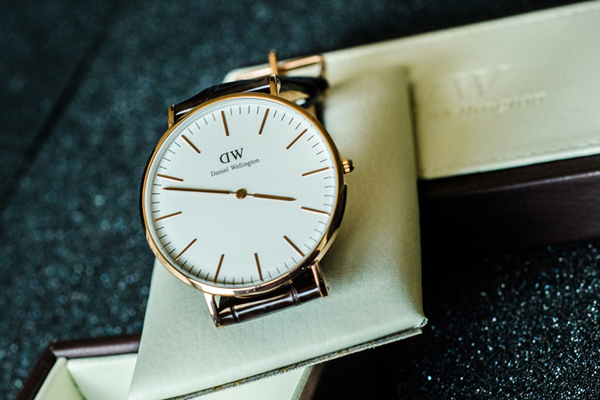 dw手表怎么鉴别真假 如何看dw手表真假鉴别