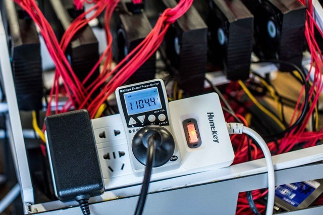 8卡挖矿以太坊ETH 试探高端电源耐力！