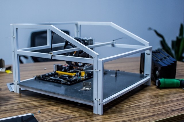 8卡挖矿以太坊ETH 试探高端电源耐力！