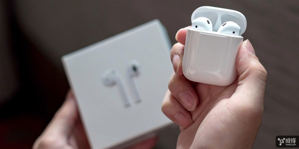 蘋果的無線耳機 airpods 剛剛推出時,最明顯的抱怨之