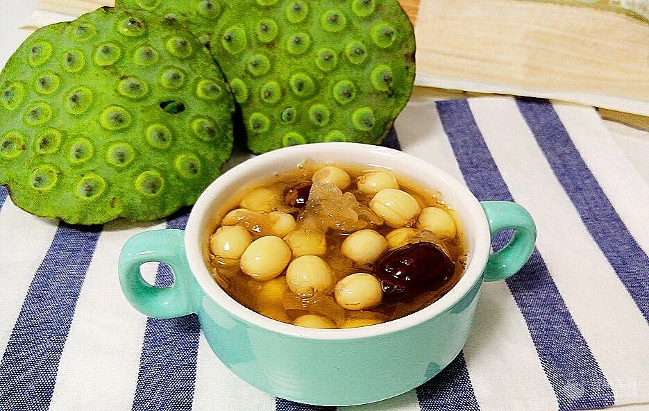 鲜莲子羹的做法