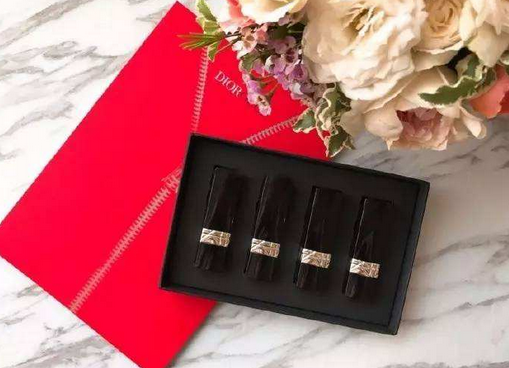 Dior迪奥新款夹心口红999价格多少钱 迪奥夹心999口红试色