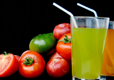 水果苹果和什么搭配榨汁好(哪些水果适合榨汁喝 什么水果搭配榨汁最营养)