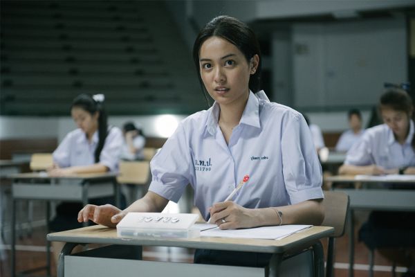 《天才枪手》：将泰国学霸作弊拍成惊心“谍战片”