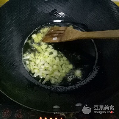 南瓜燉土豆,南瓜燉土豆的做法