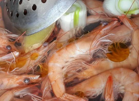 大虾几分钟煮熟，水煮虾的做法步骤详解？