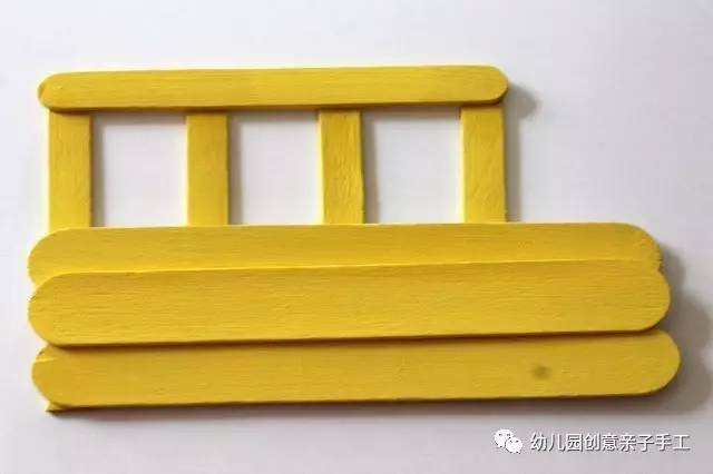 幼儿园废物利用：冰棍棒制作手工小相框，小汽车大头贴款，和孩子一起搞怪
