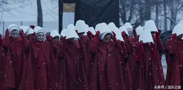 宁愿穿越到18世纪的英国当失足女，都不要未来做“繁殖机器”