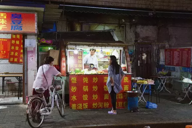 武汉南湖哪里宵夜看世界杯(南京十四条宵夜街美食地图！)