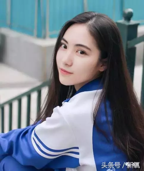 王俊凯的大学同学全是网红脸版张柏芝张天爱啊！