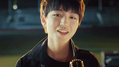 王俊凯的大学同学全是网红脸版张柏芝张天爱啊！