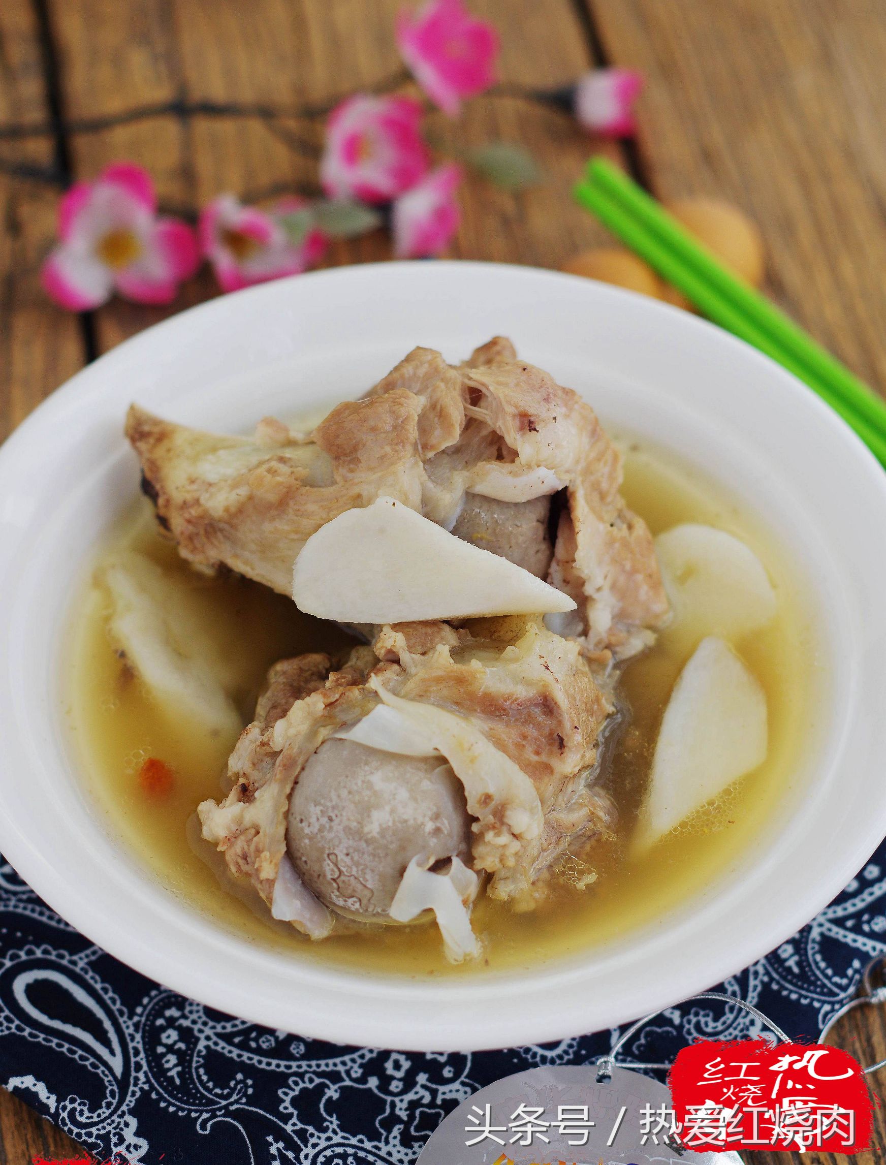 猪筒骨13一斤比猪肉都贵,可再贵人们也爱买,常吃改善骨质疏松