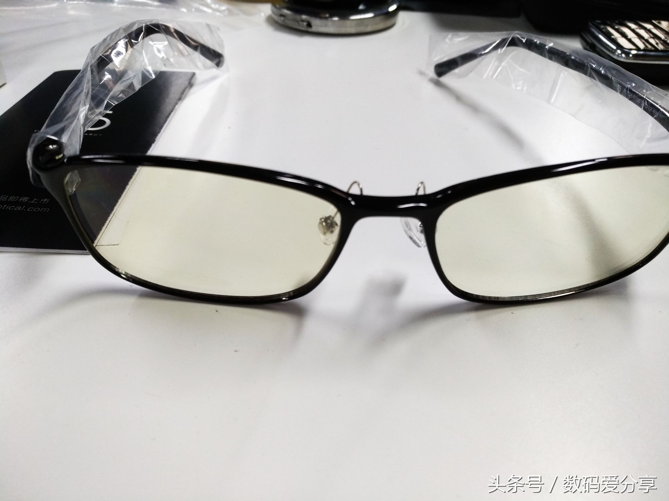 雷军代言眼镜再出新品，这次是防蓝光护目镜，售价还是99元！