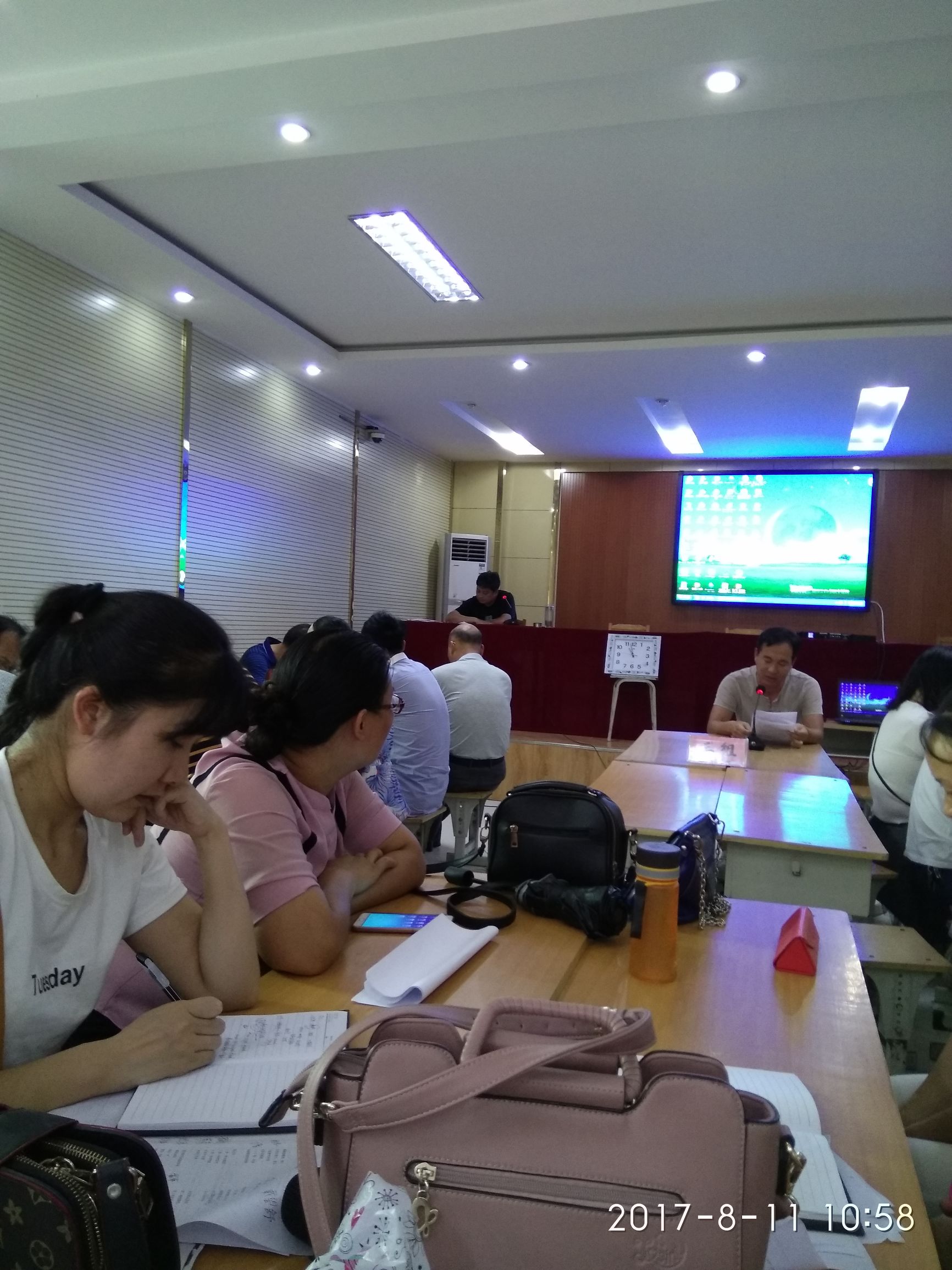 充电学习、深入课改—鲁山二高在炎热酷暑中迎来‘学前周’