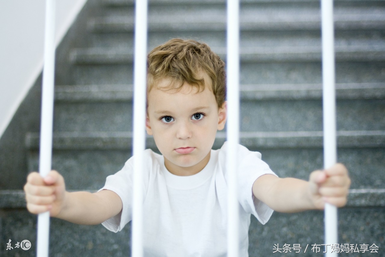 龙应台说父女母子是不断地目送，但是“心断”的孩子，如何相送？