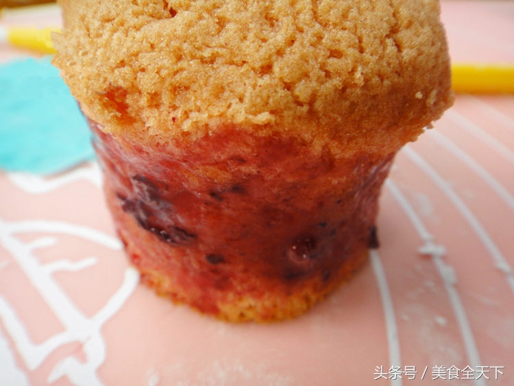 藍(lán)色妖姬翻糖蛋糕,藍(lán)色妖姬翻糖蛋糕百科