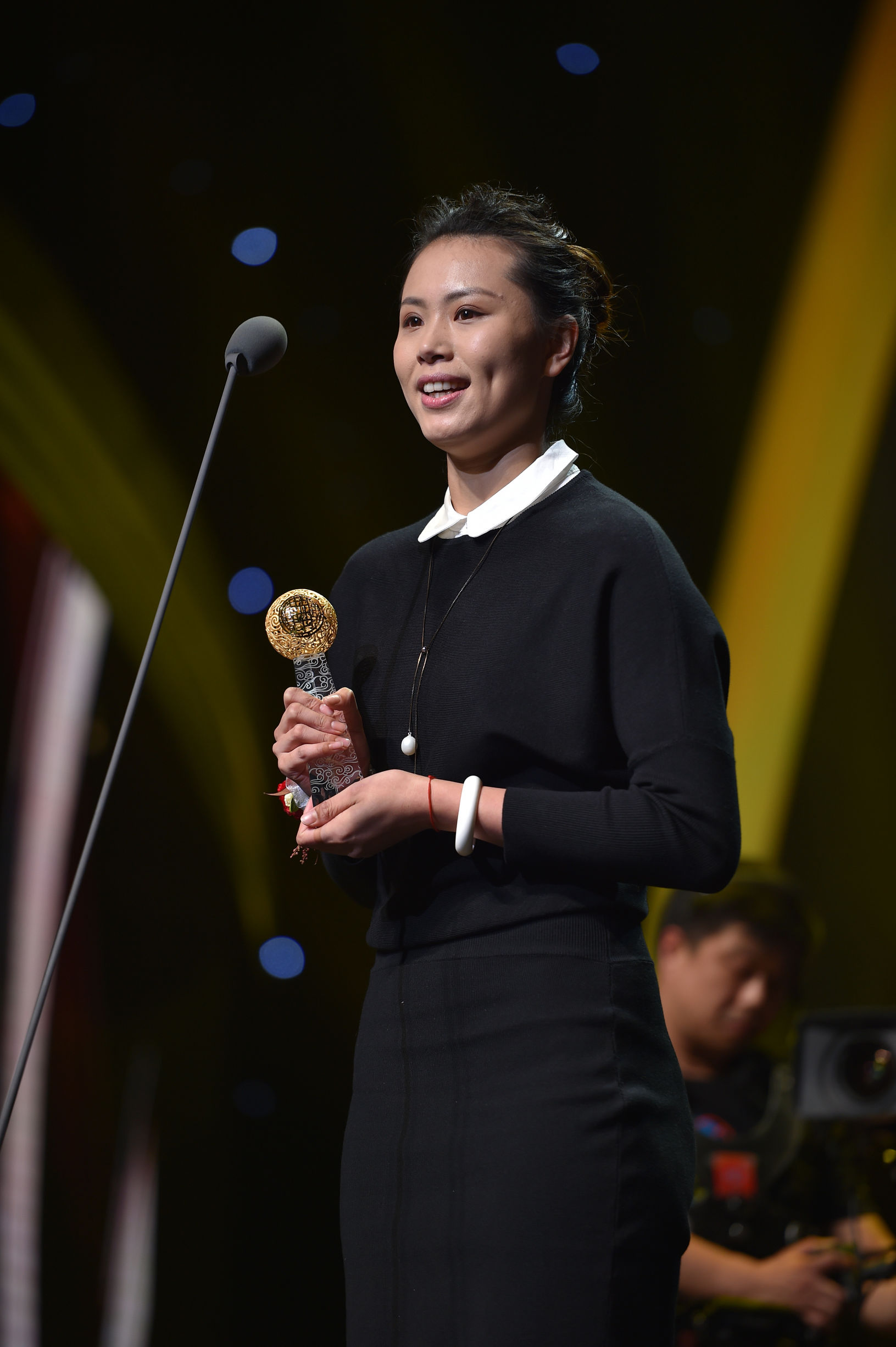 曾春蕾世界杯冠军是督促(郎平和中国女排获影响世界华人大奖 曾春蕾：追随郎导终身受益)