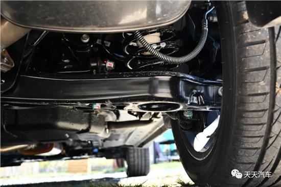 高性价比的6座SUV 全方位试驾风光新580