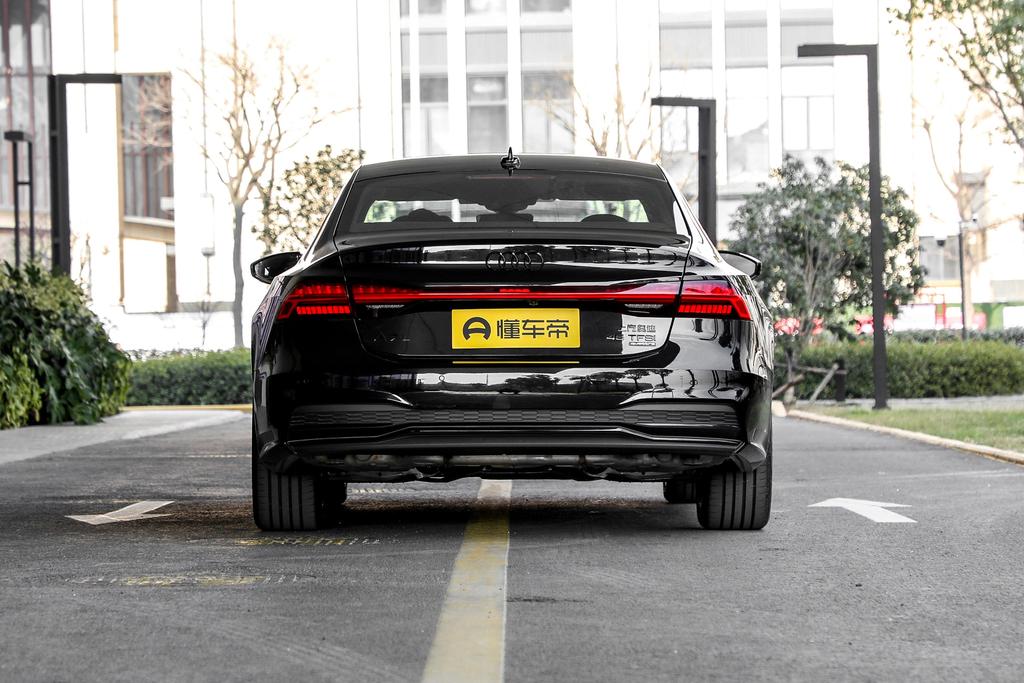 上汽奥迪推A7L两款新车型，售价51.99万元
